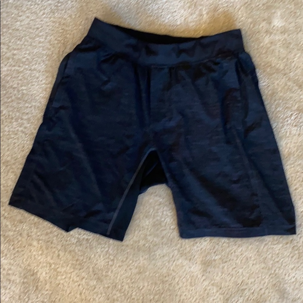 Men’s lululemon the short 9” large